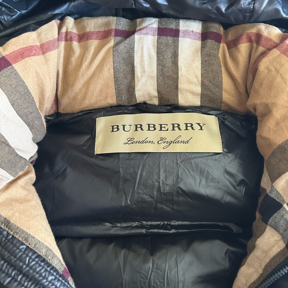 Burberry down jacket - image 4